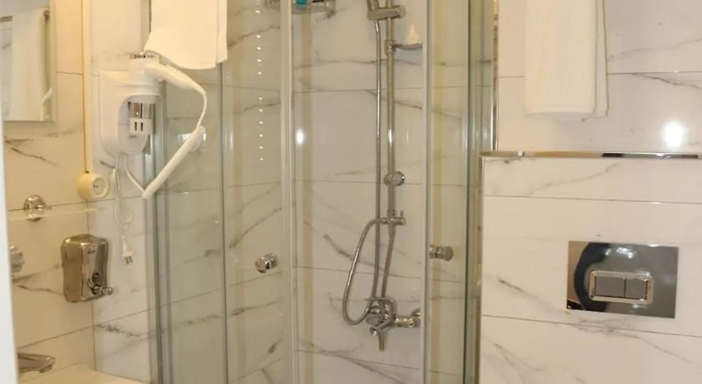 GRAND KAV' OTEL Badezimmer