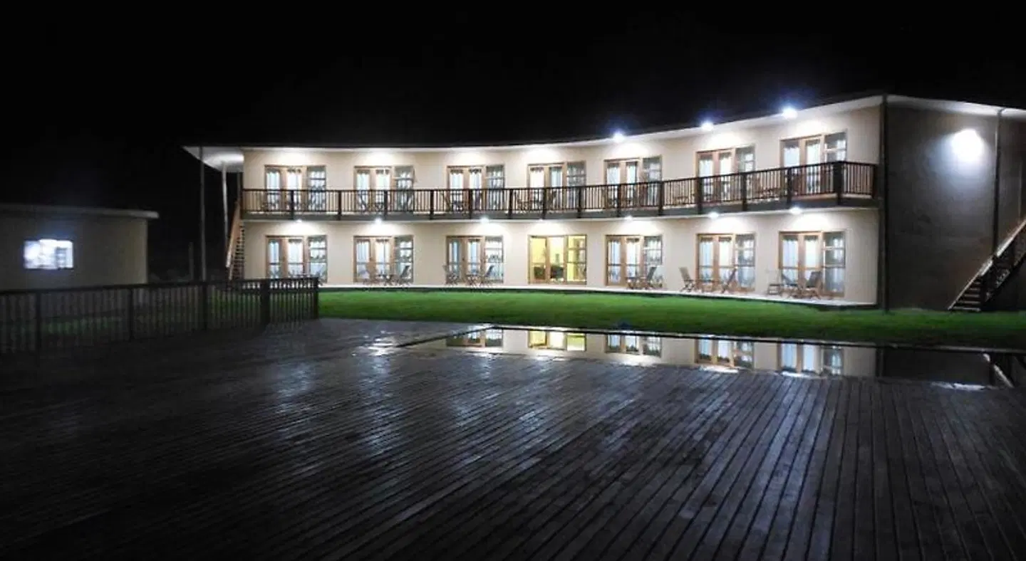 Riverview Inn EXTERIOR