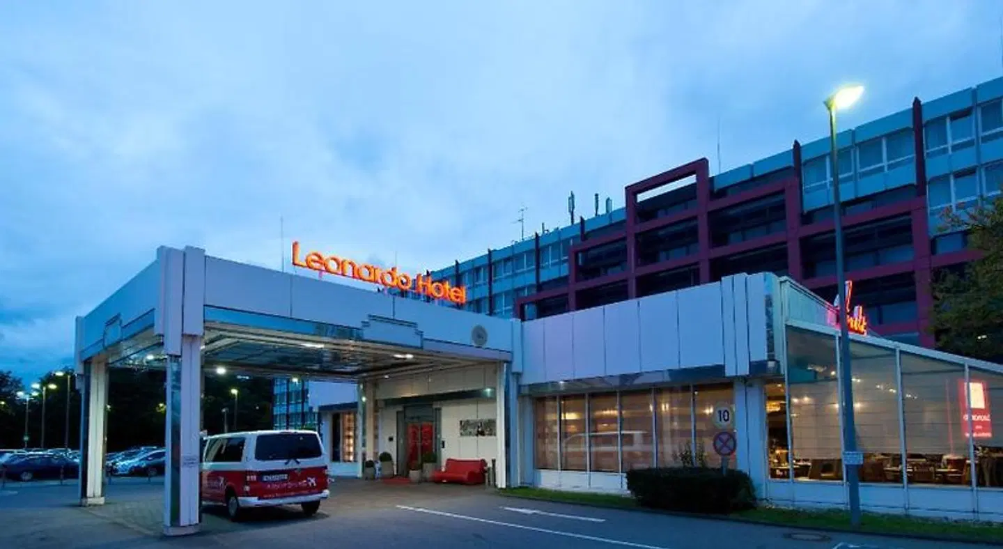 Charity Fly & Help und Leonardo Hotel Köln/Bonn Airport EXTERIOR