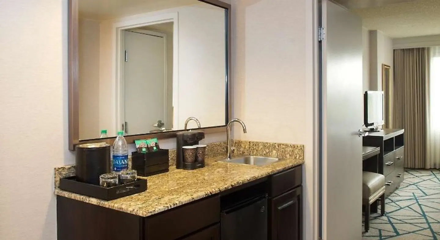 Embassy Suites by Hilton Portland Washington Square Badezimmer