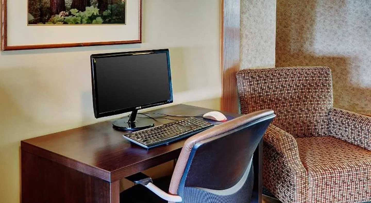 Lakeview Inn & Suites Brandon ROOM_EXAMPLE