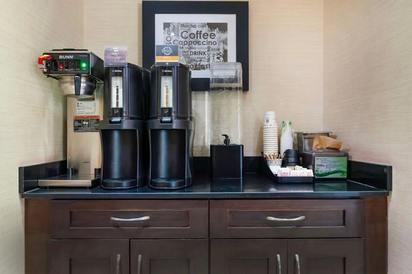 Best Western Pacific Inn Bar