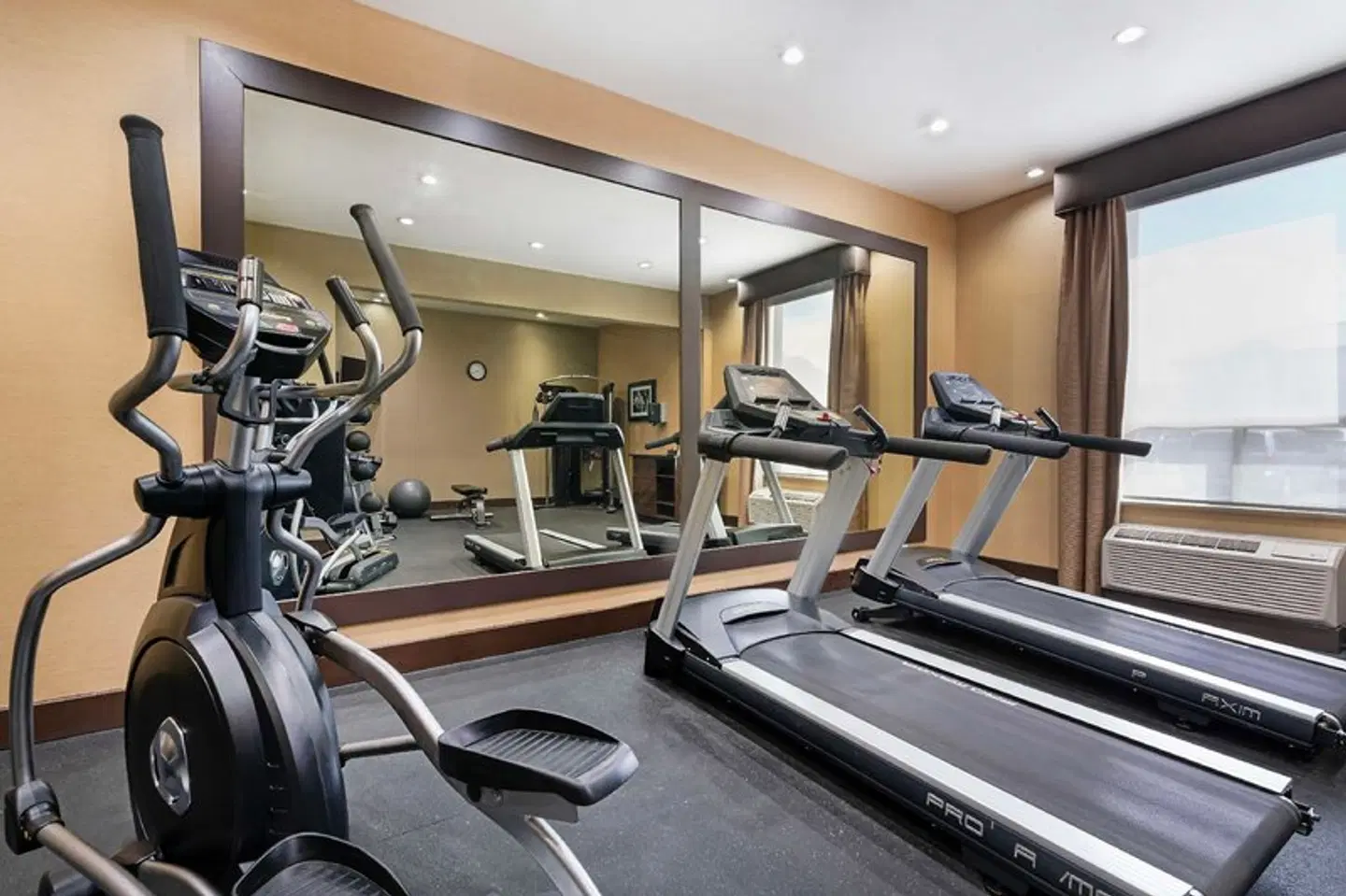 Best Western Pacific Inn SPORTS_AND_LEISURE