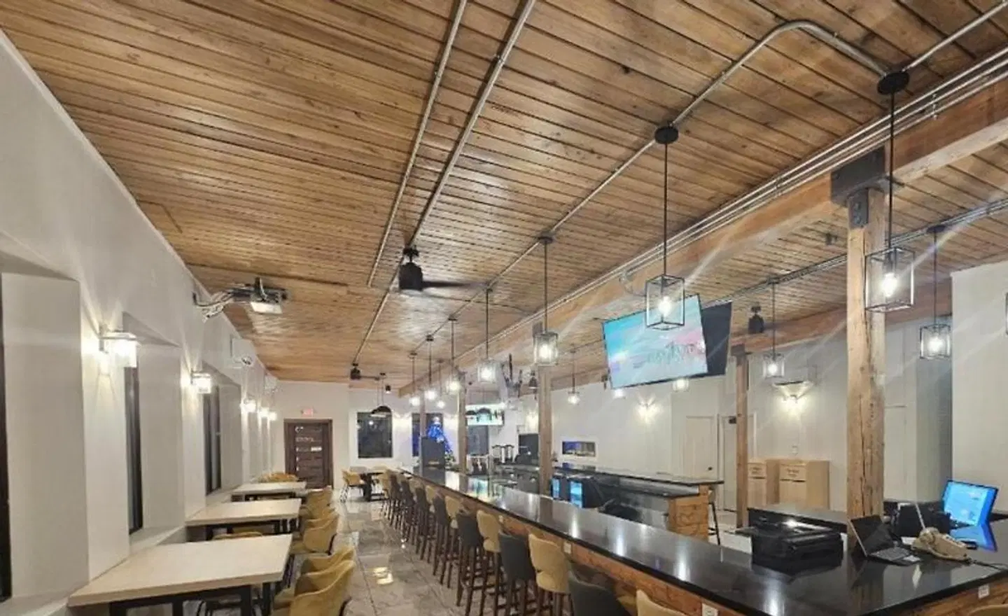 The Hotel Pendleton, Trademark Collection by Wyndham Bar
