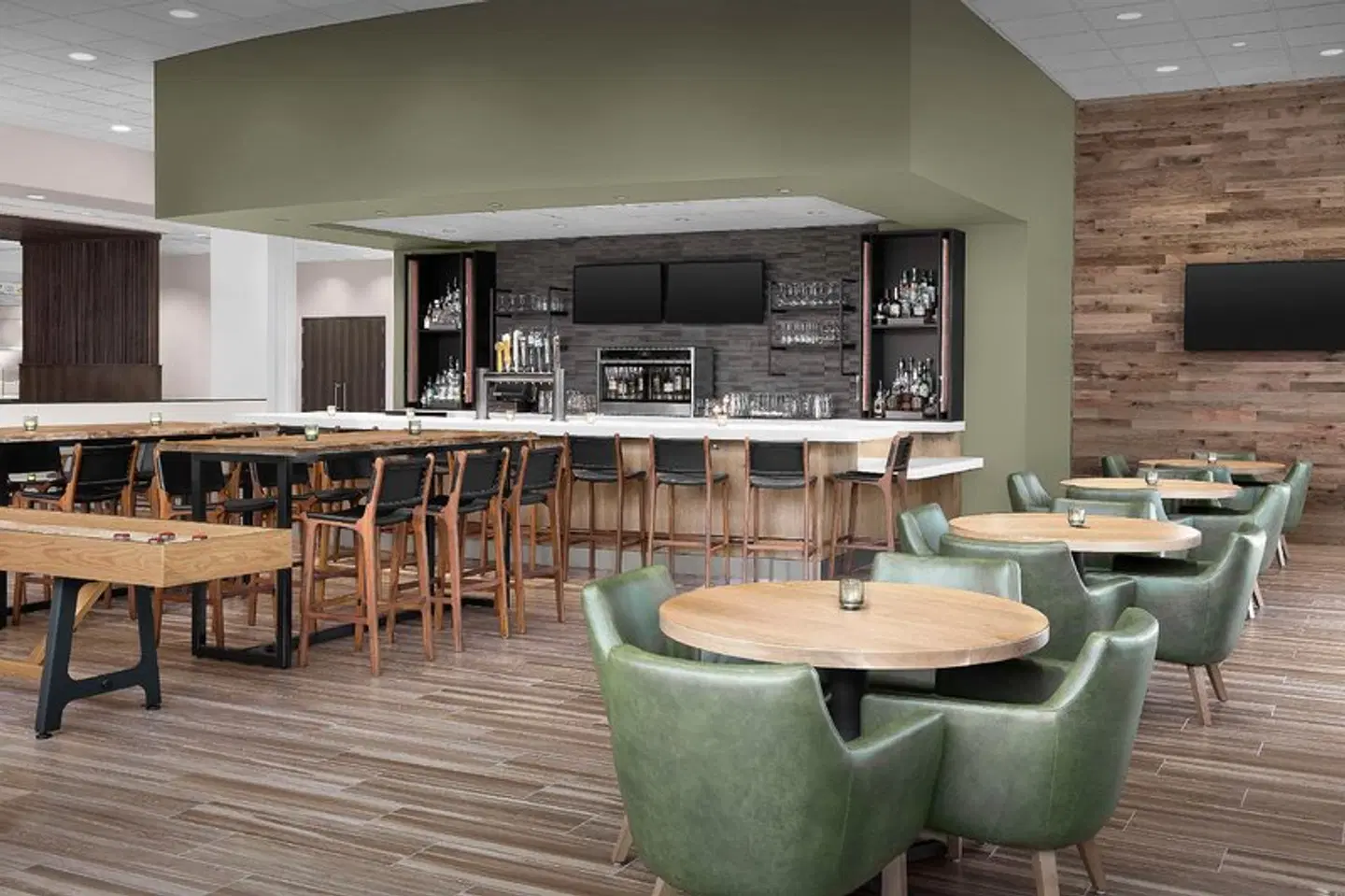 Embassy Suites by Hilton Portland Hillsboro, Oregon Bar