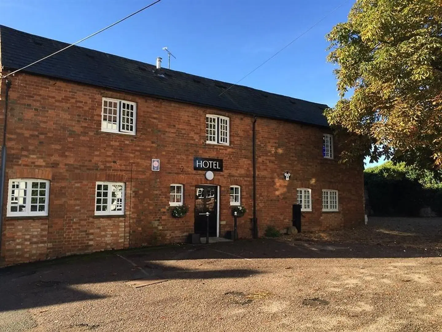 The White Hart EXTERIOR