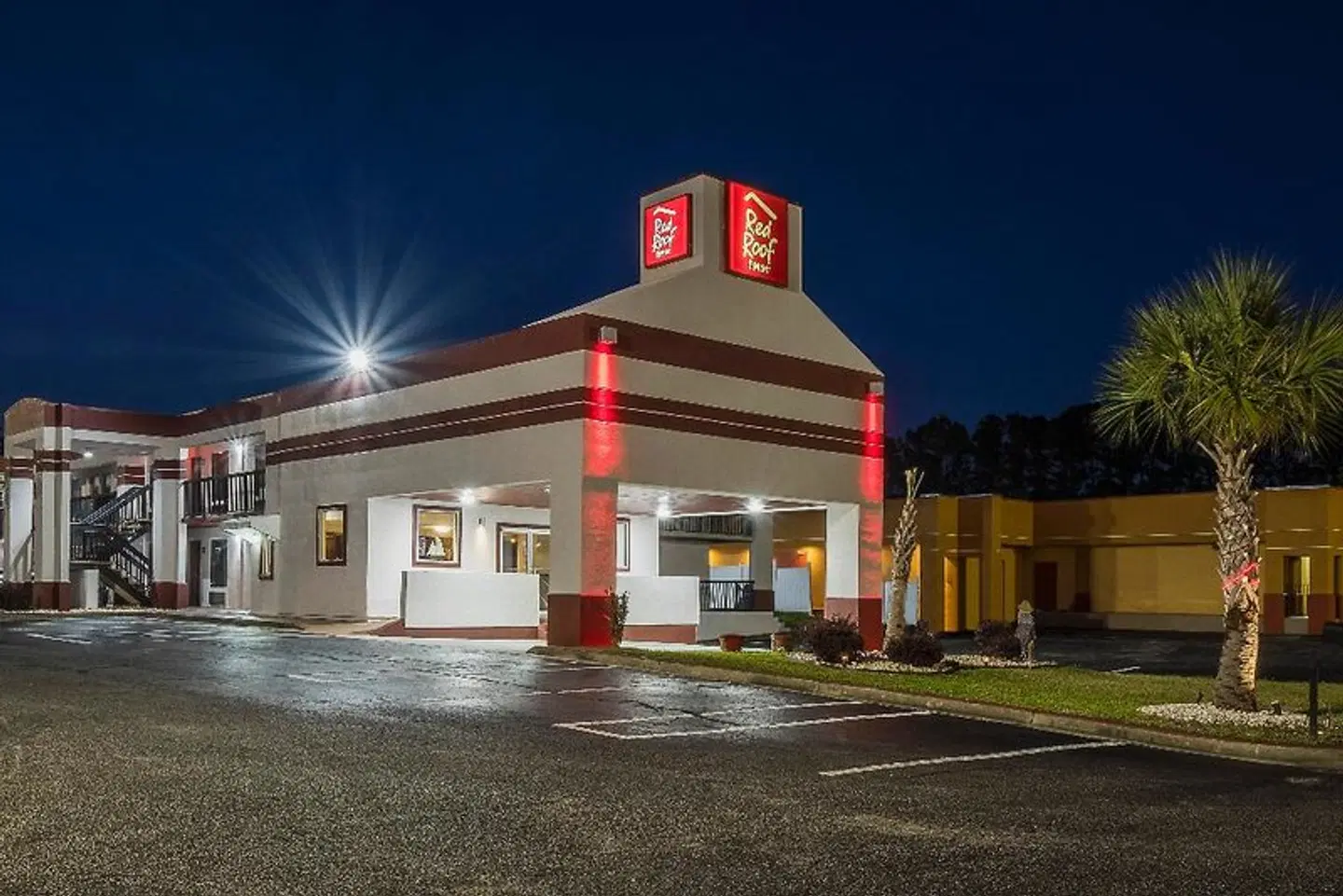 Red Roof Inn Walterboro EXTERIOR
