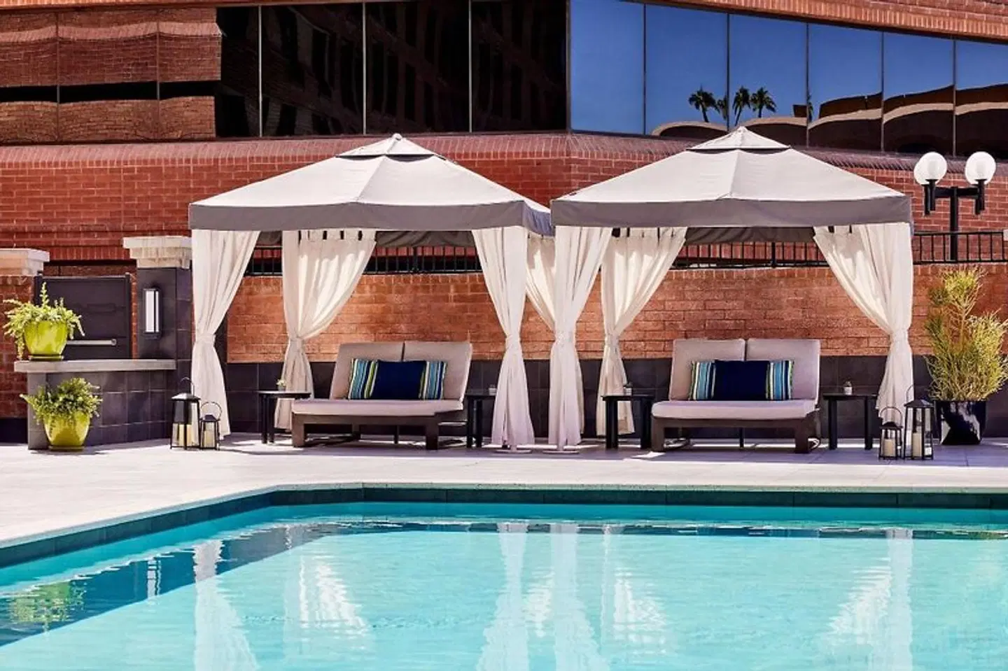 Scottsdale Marriott Suites Old Town EXTERIOR