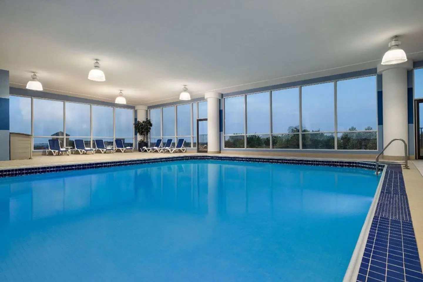 WYNDHAM FALLSVIEW HOTEL Hallenbad