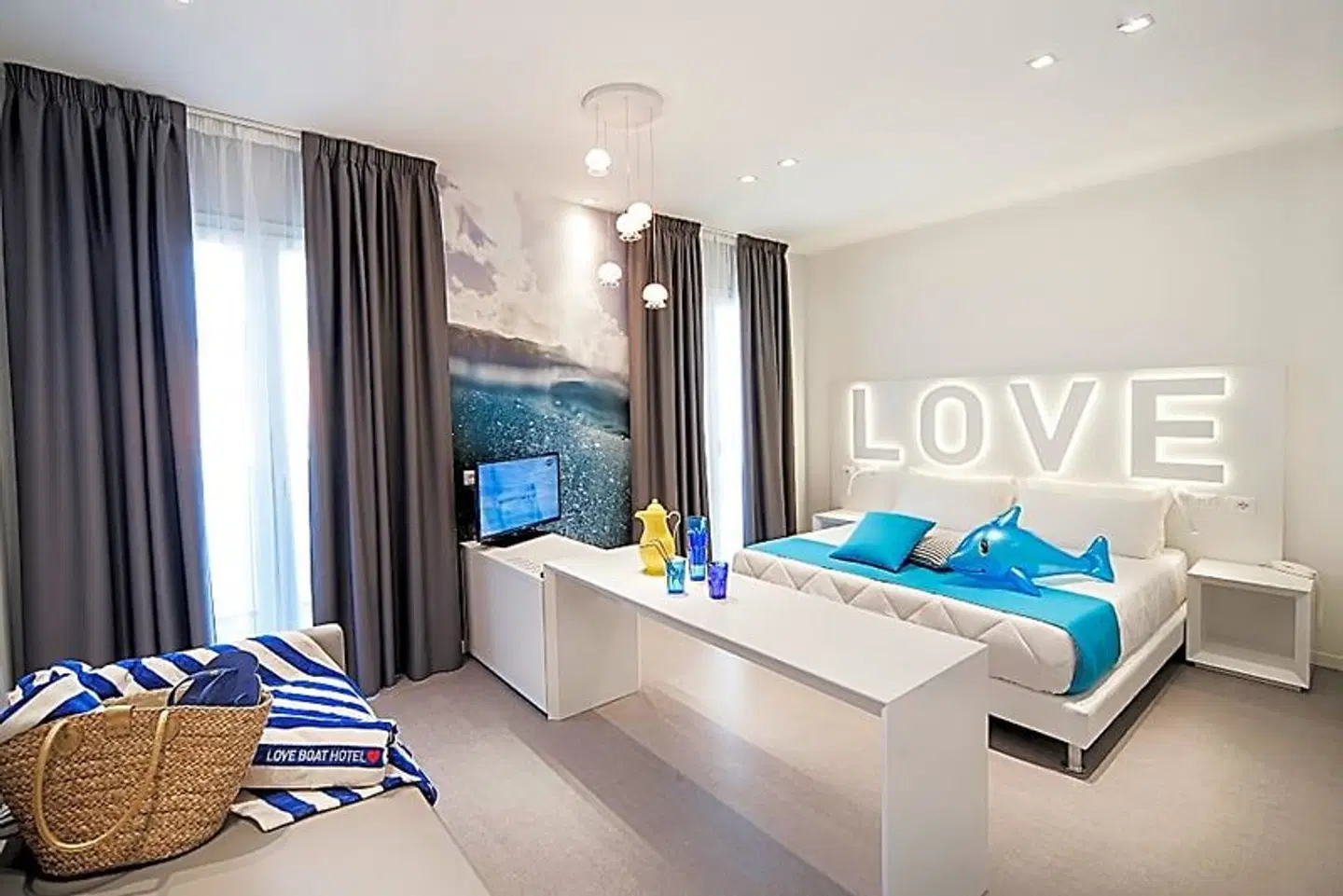 Love Boat HEALTH_BEAUTY
