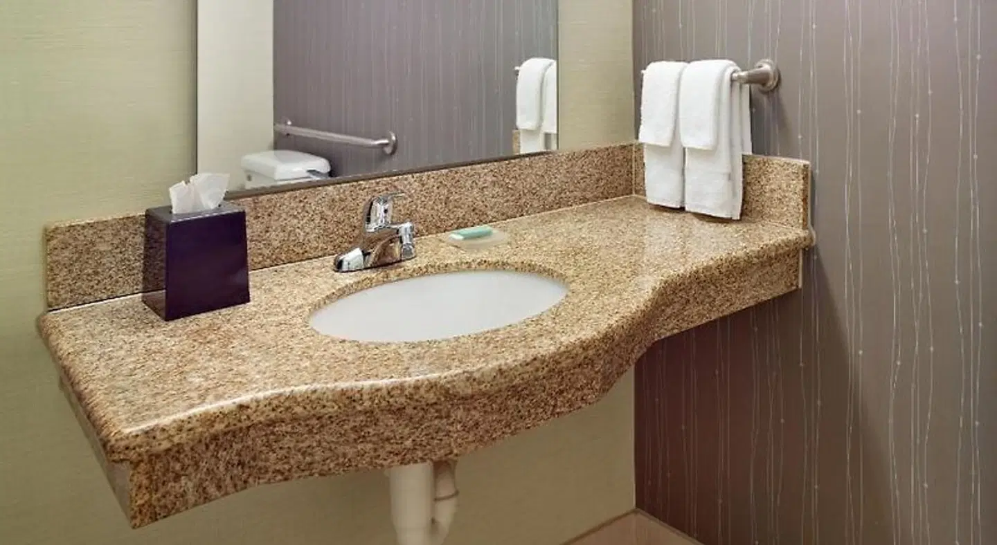 Courtyard by Marriott Nashville Goodlettsville Badezimmer