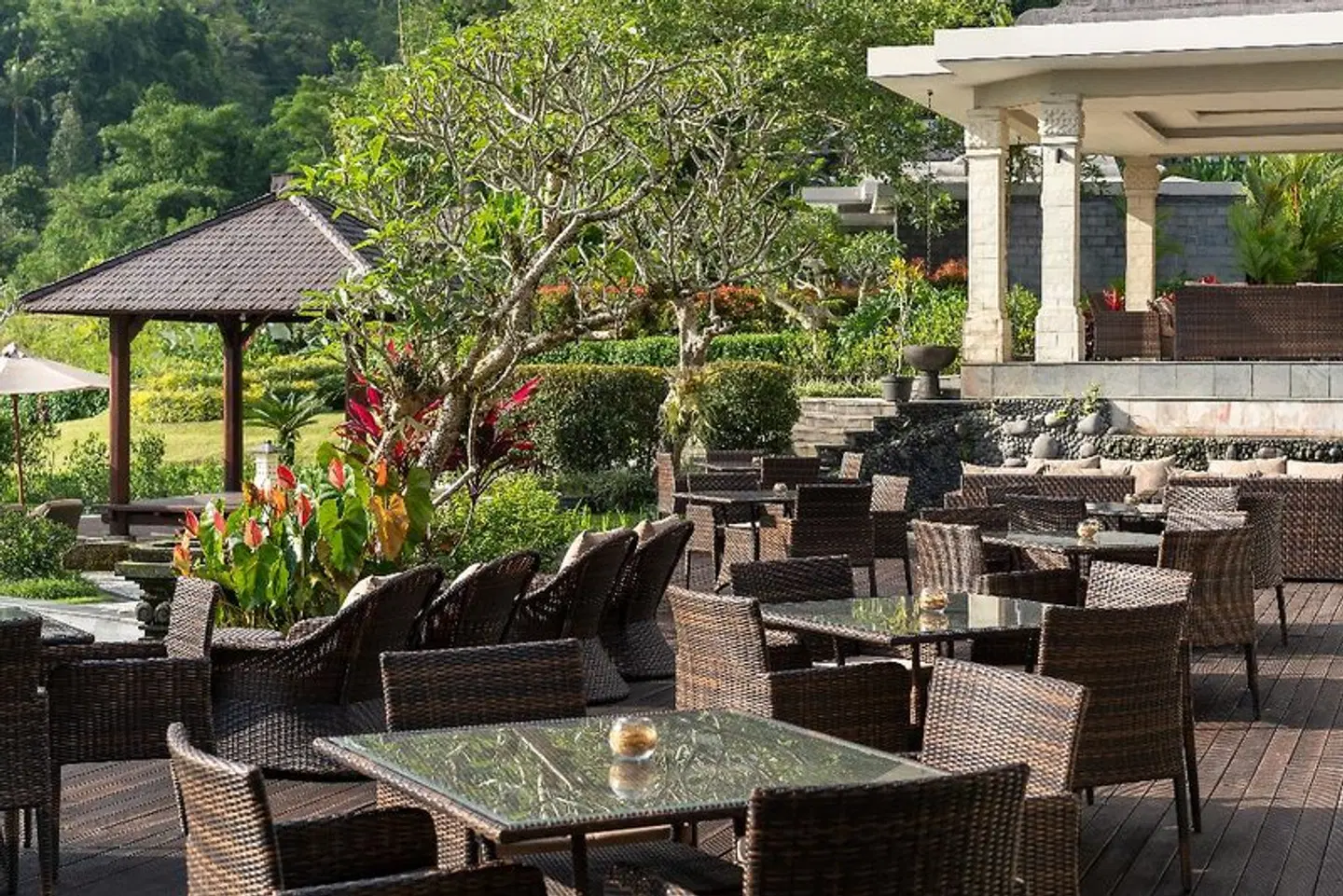 Homm Saranam Baturiti Terrasse