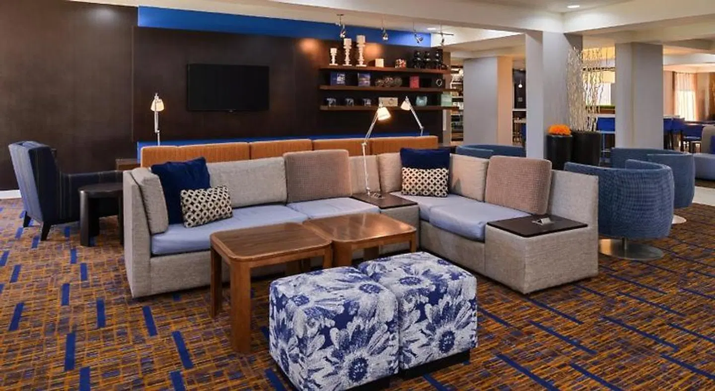 Courtyard by Marriott Milwaukee North/Brown Deer LOUNGE_LOBBY