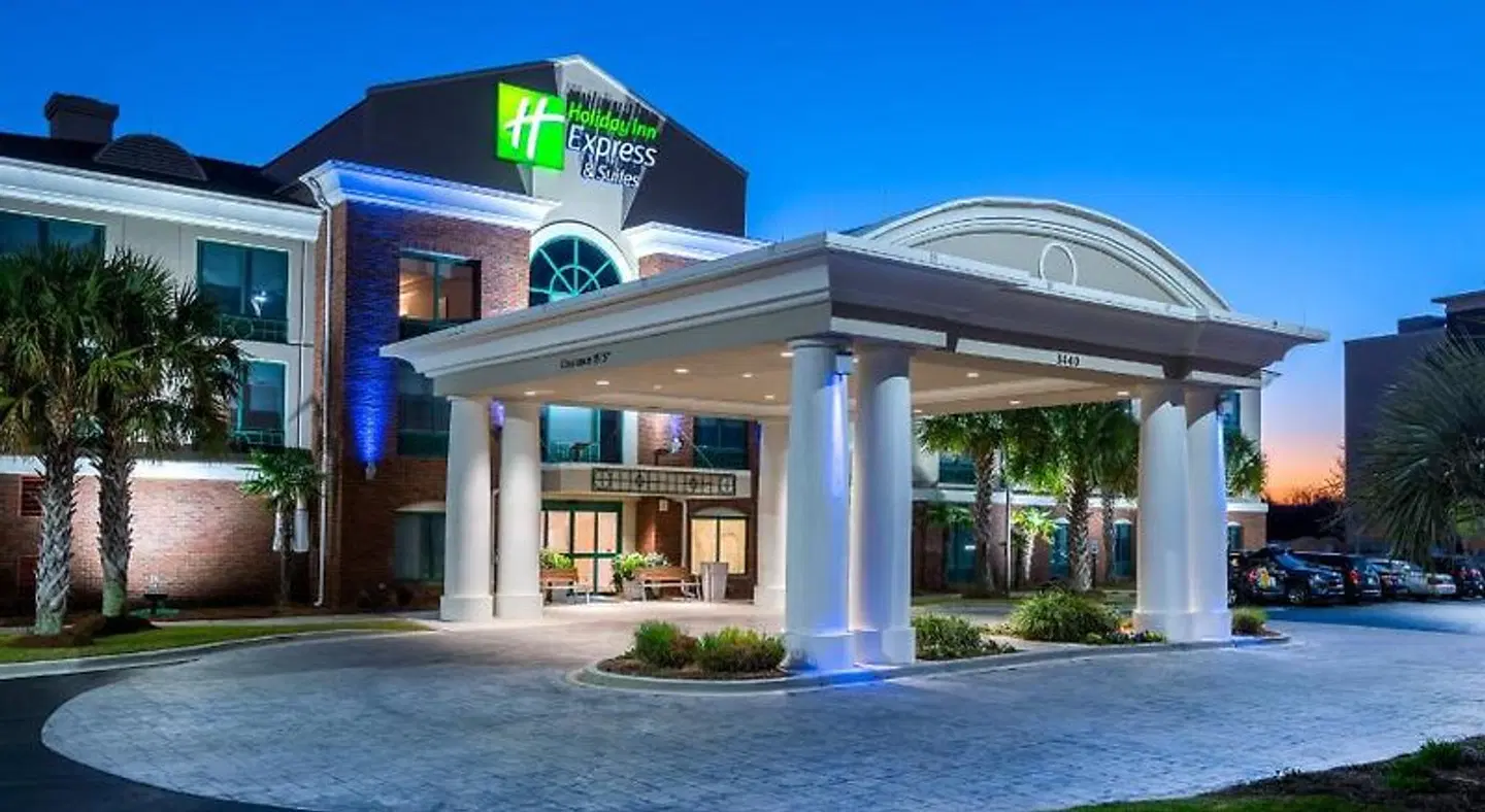 Holiday Inn Express & Suites Florence I-95 & I-20 Civic Ctr by IHG EXTERIOR