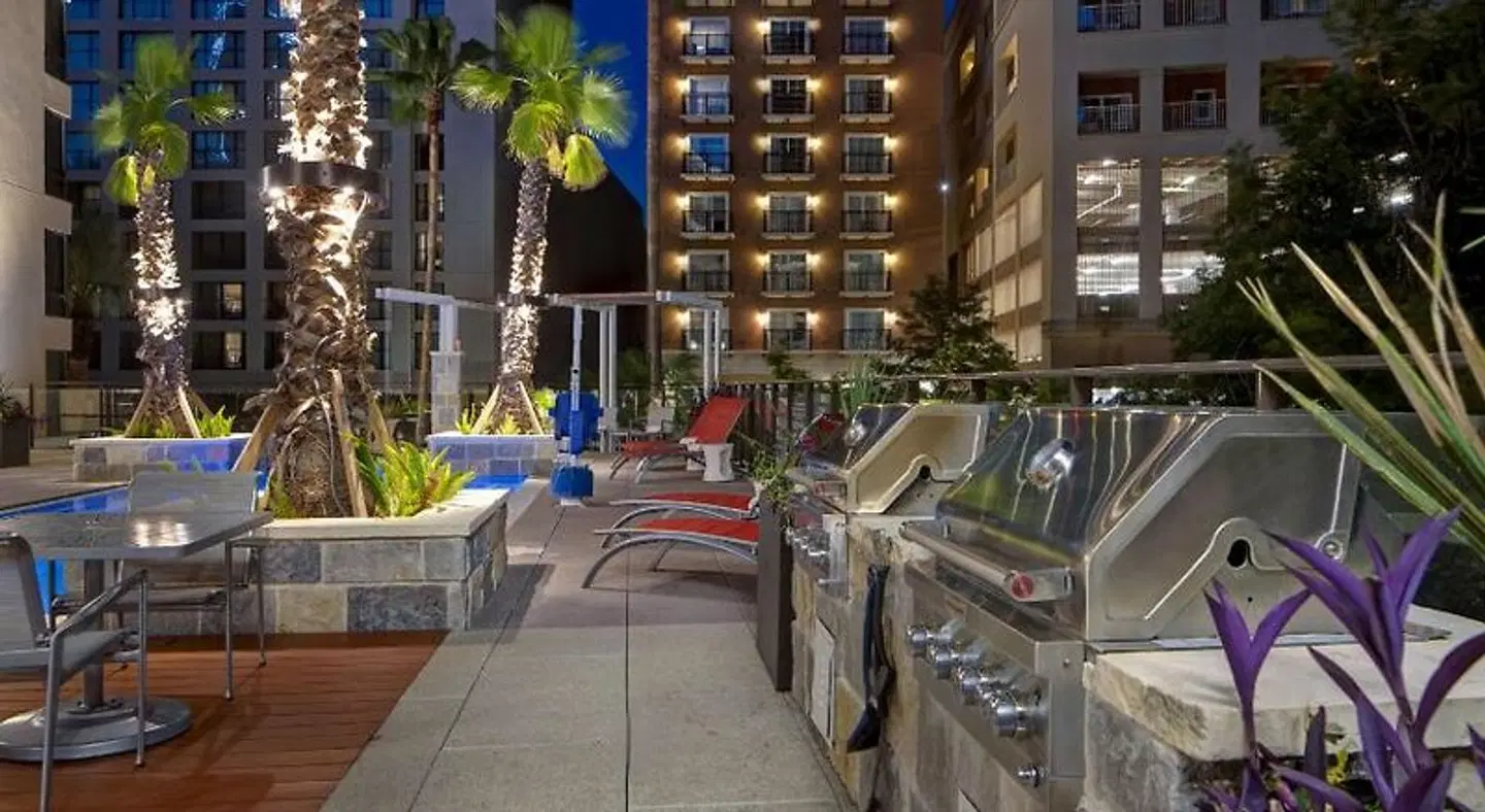 Home2 Suites by Hilton San Antonio Riverwalk EXTERIOR