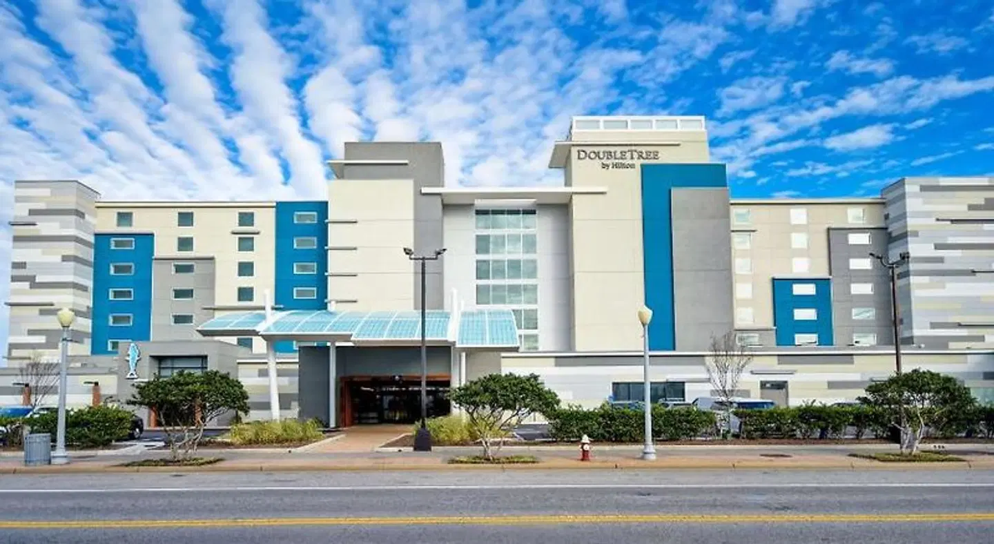 DoubleTree by Hilton Virginia Beach Oceanfront South EXTERIOR