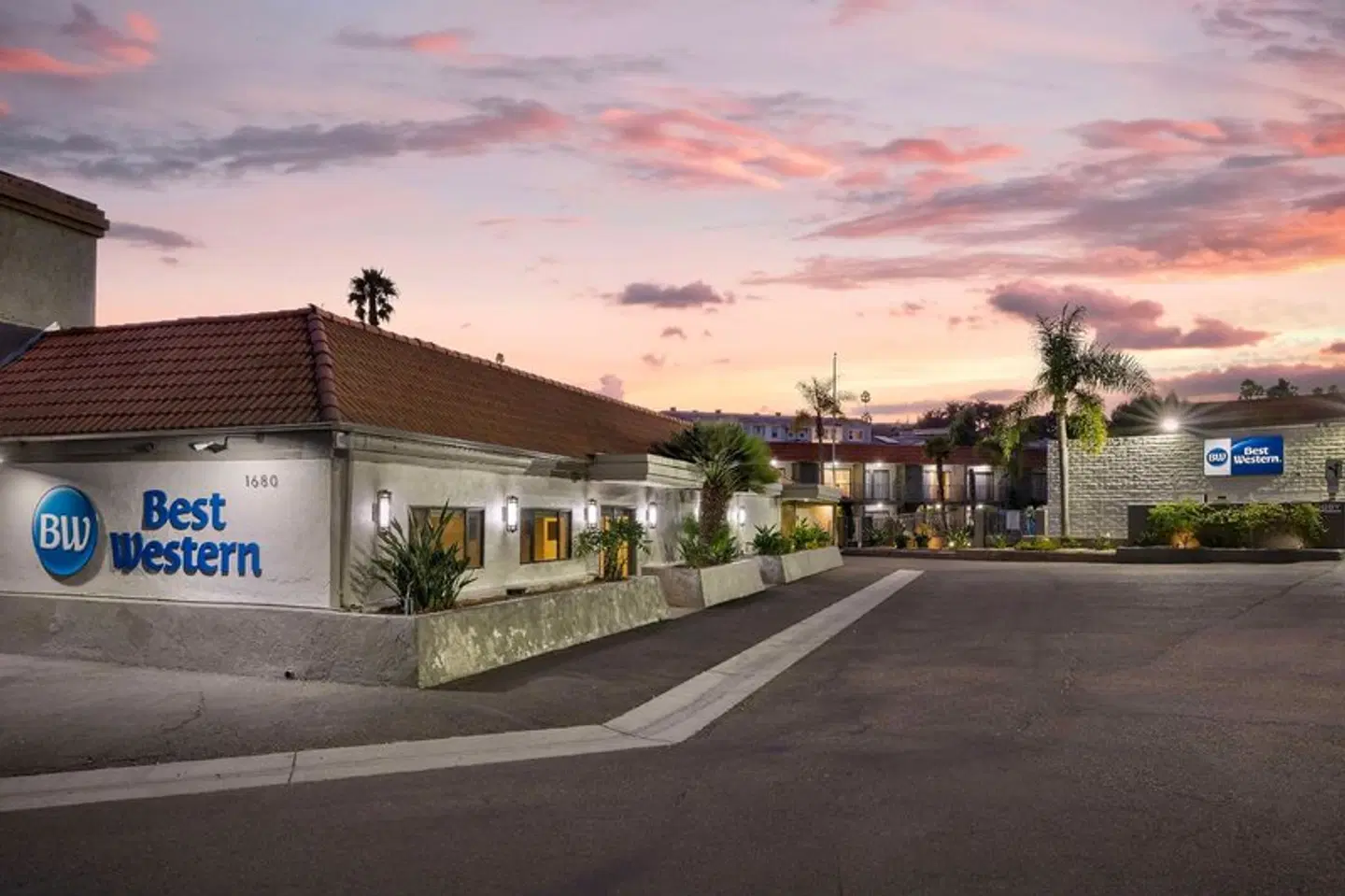 Best Western Oceanside Inn EXTERIOR