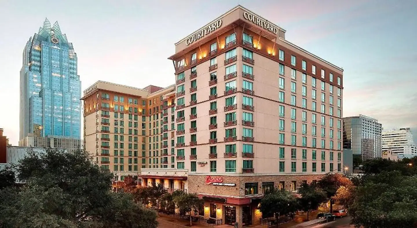 Courtyard by Marriott Austin Downtown/Convention Center EXTERIOR