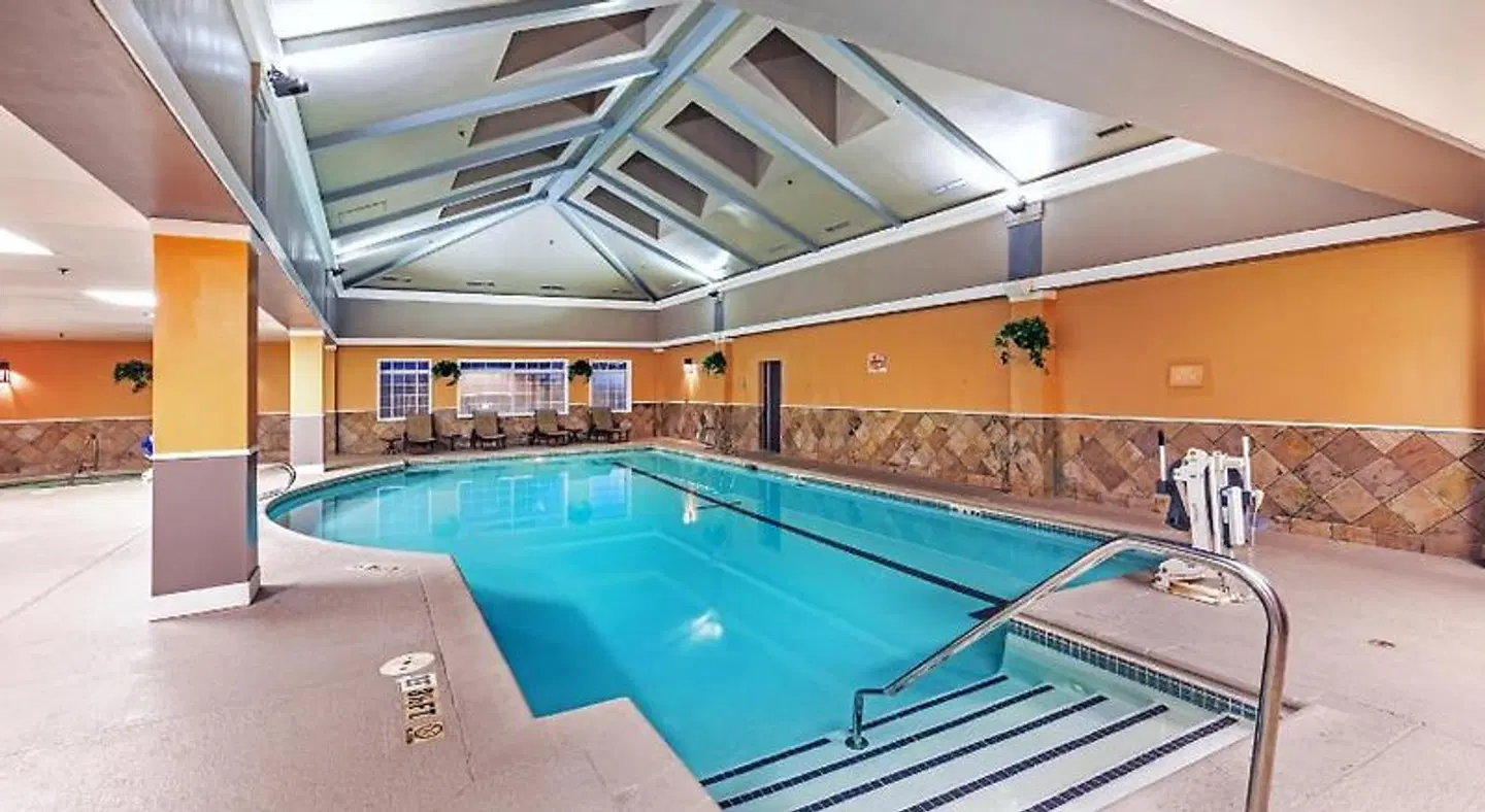 DoubleTree by Hilton Tulsa Downtown Hallenbad