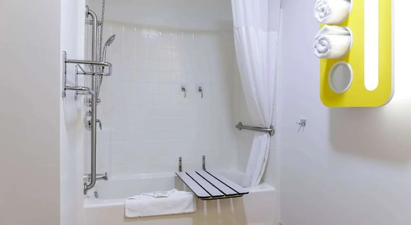 Motel 6 Swift Current, SK Badezimmer