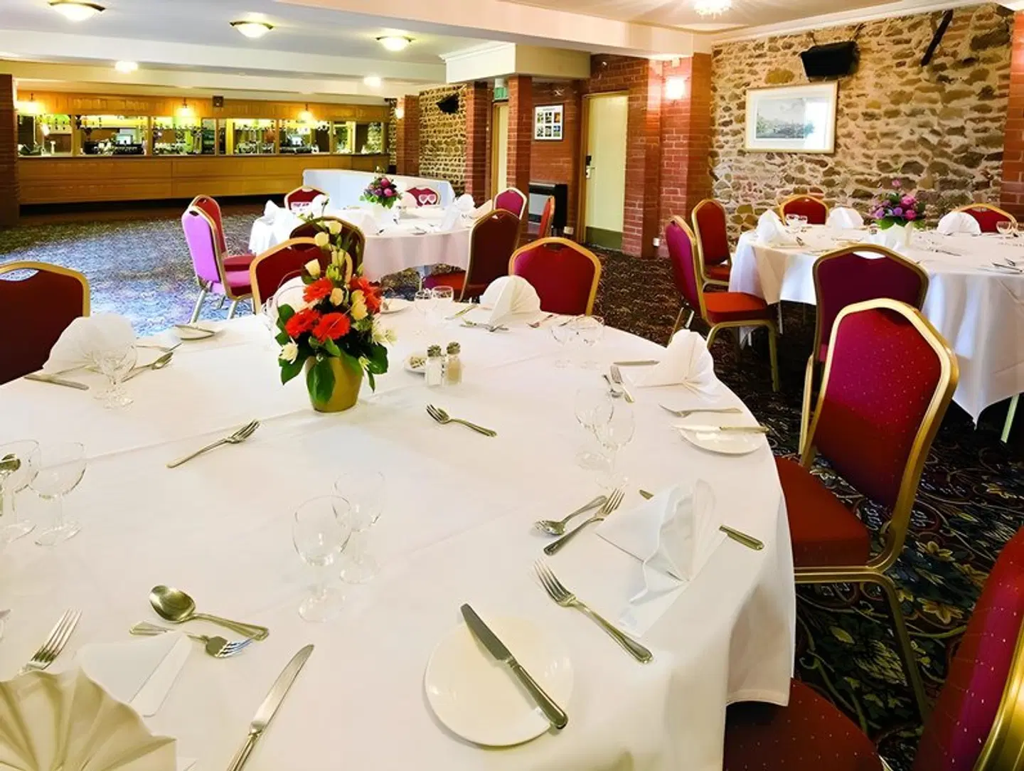 Knights Hill Hotel & Spa Restaurant