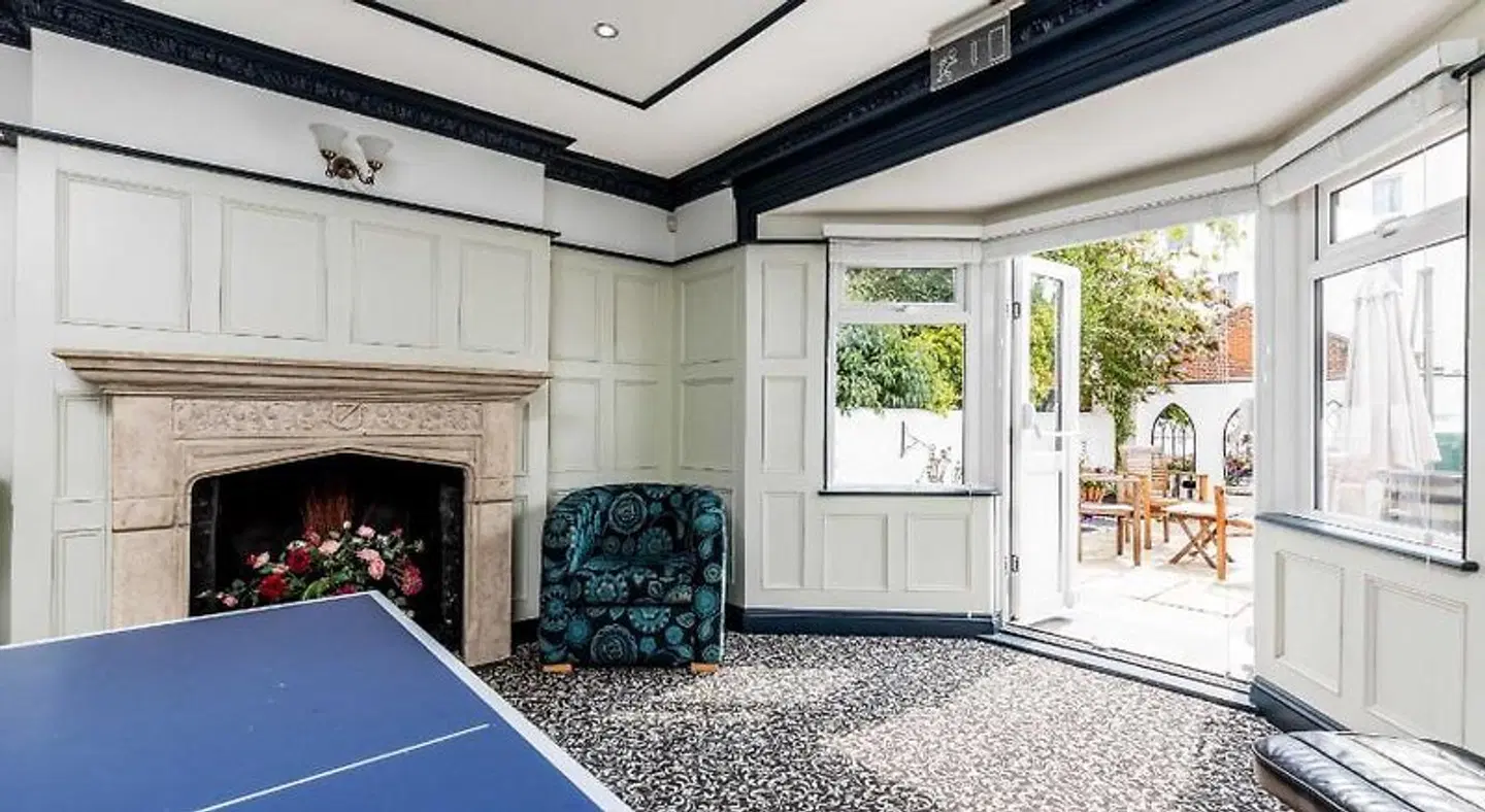 Ashbys Southsea ROOM_EXAMPLE