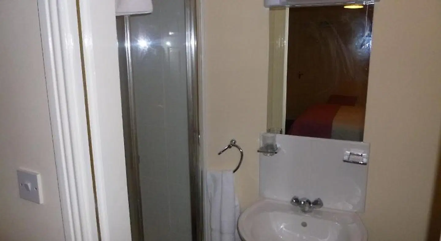 The Schooner Tavern Badezimmer