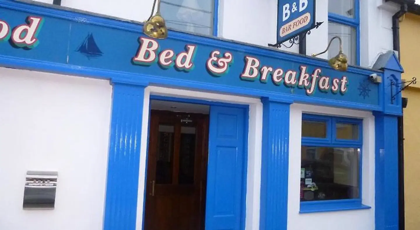 The Schooner Tavern EXTERIOR