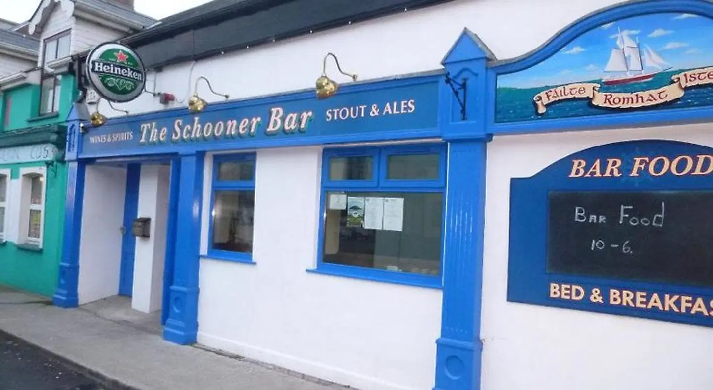 The Schooner Tavern EXTERIOR