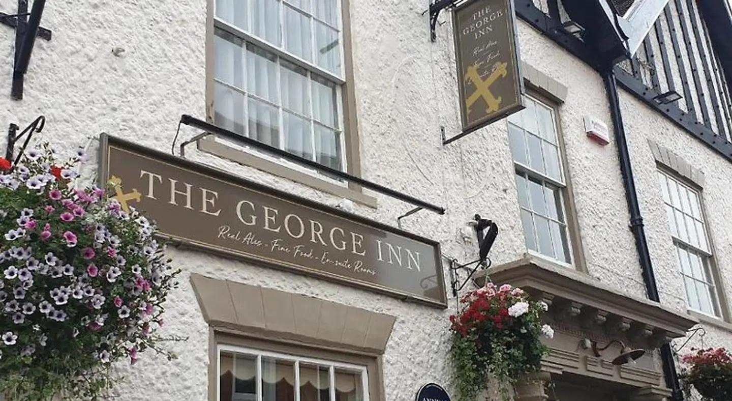The George Inn EXTERIOR