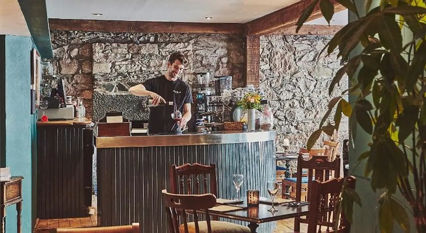 Brambles of Inveraray Bar