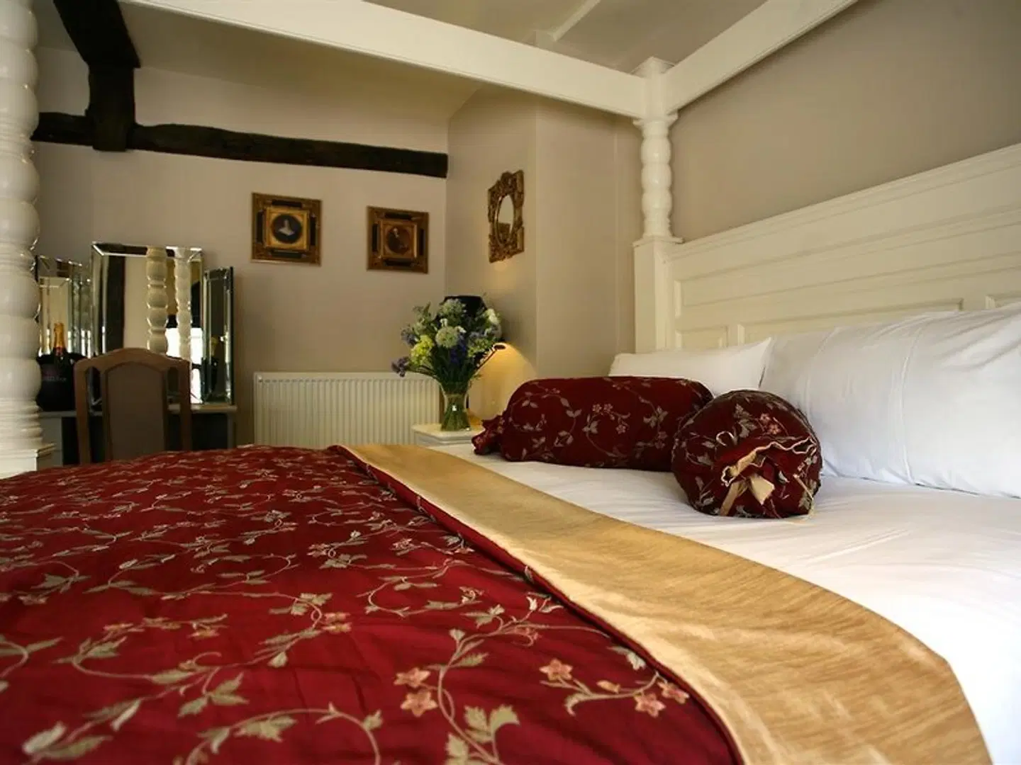 The White Hart ROOM_EXAMPLE