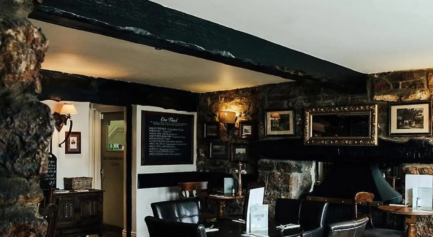 Rose And Crown Restaurant
