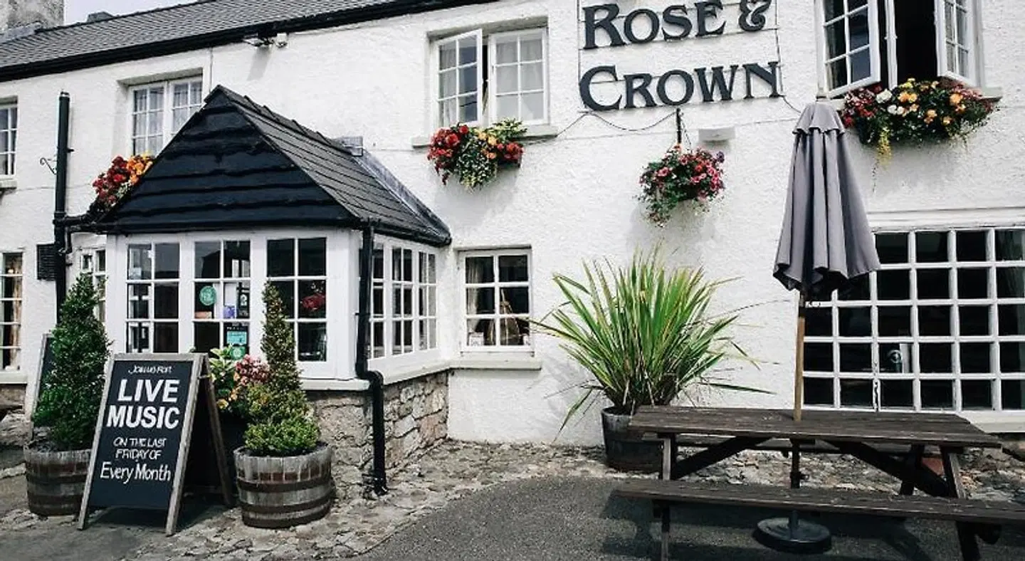 Rose And Crown EXTERIOR