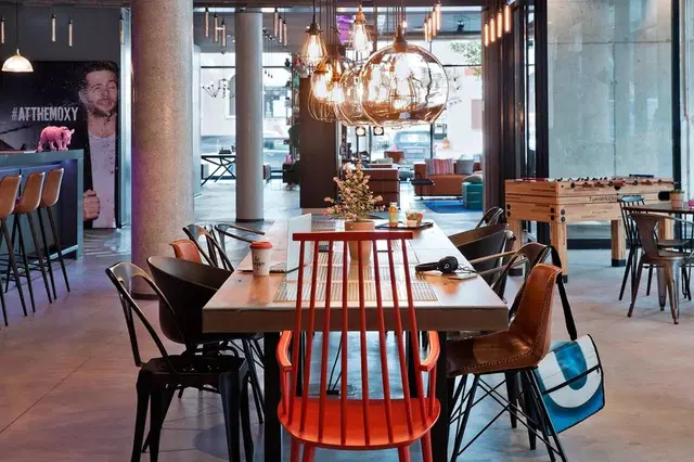 Moxy Frankfurt East Bar
