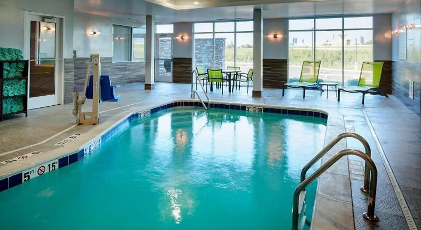 Fairfield by Marriott Inn & Suites Columbus, IN Hallenbad