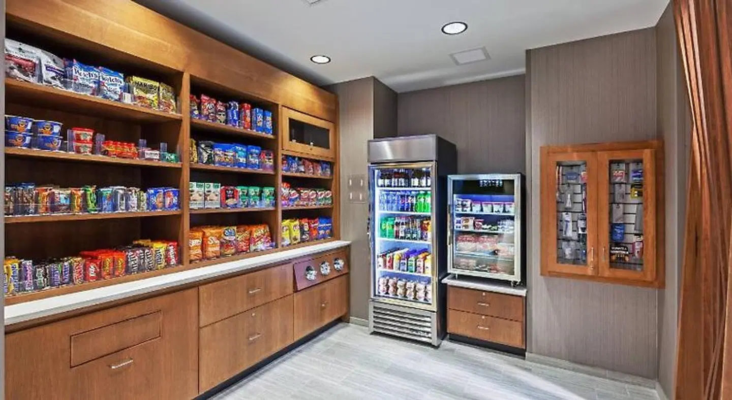 SpringHill Suites by Marriott Tulsa at Tulsa Hills Bar