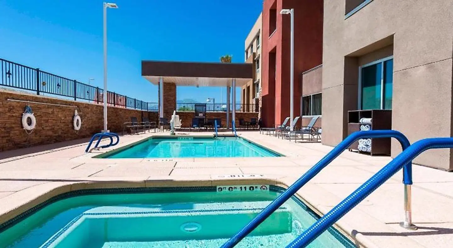 Fairfield by Marriott Inn & Suites Palm Desert OUTDOOR_POOL