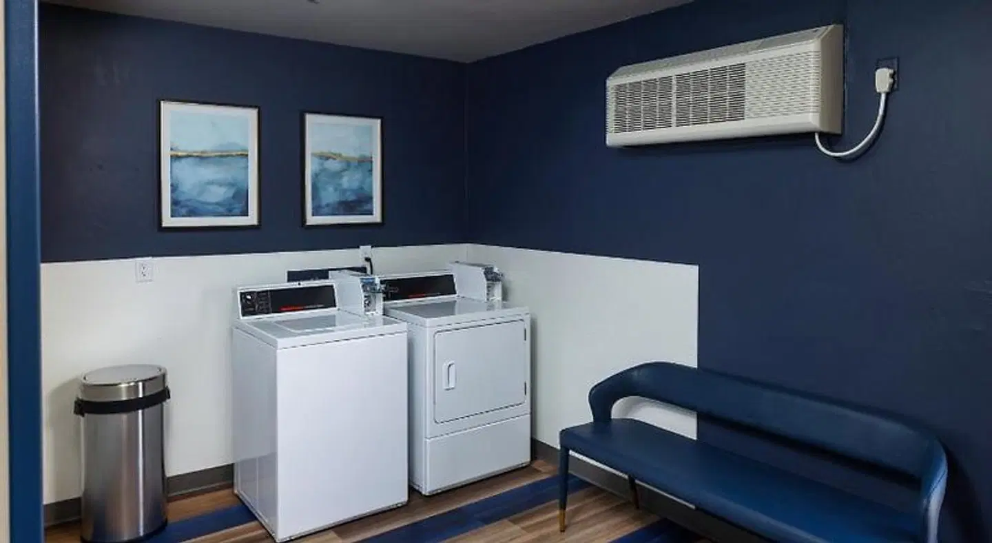 Hotel J Green Bay ROOM_EXAMPLE