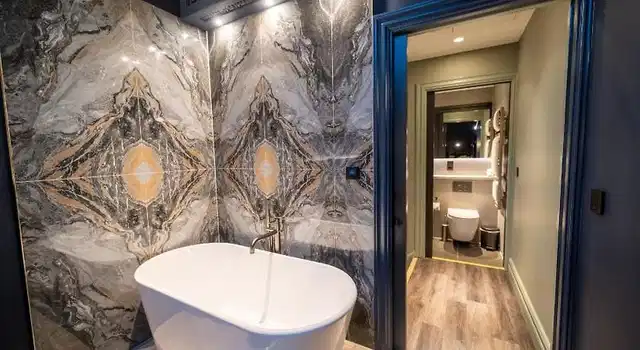 Forty-Seven Badezimmer