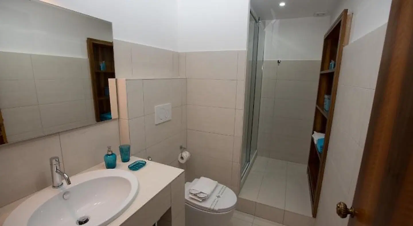 Ad 2015 Guesthouse Badezimmer
