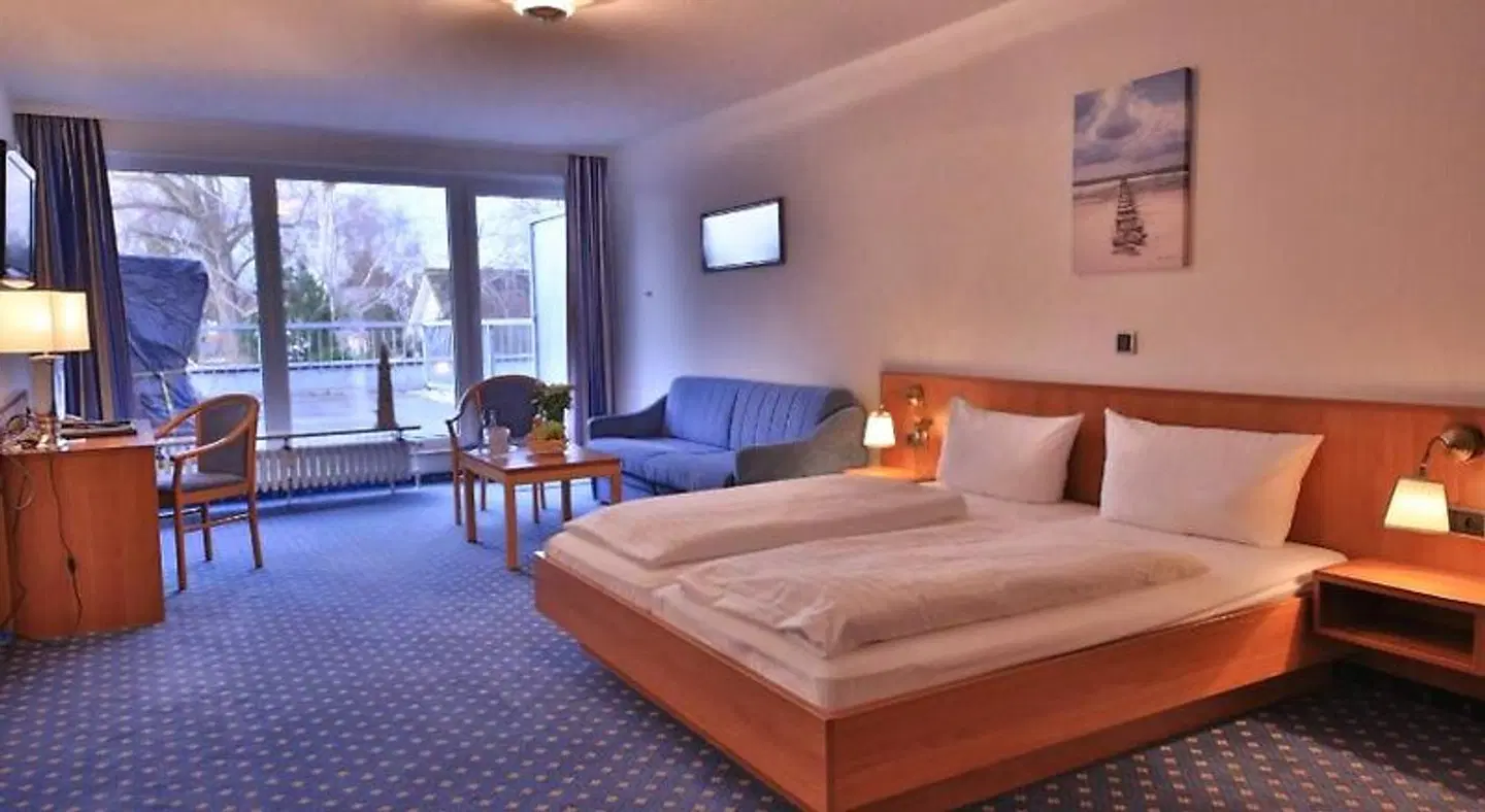 ACQUA Strande Yachthotel & Restaurant ROOM_EXAMPLE