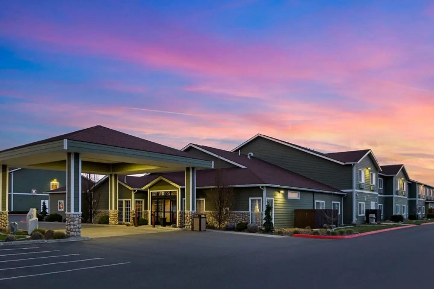 Best Western Plus The Inn at Horse Heaven EXTERIOR