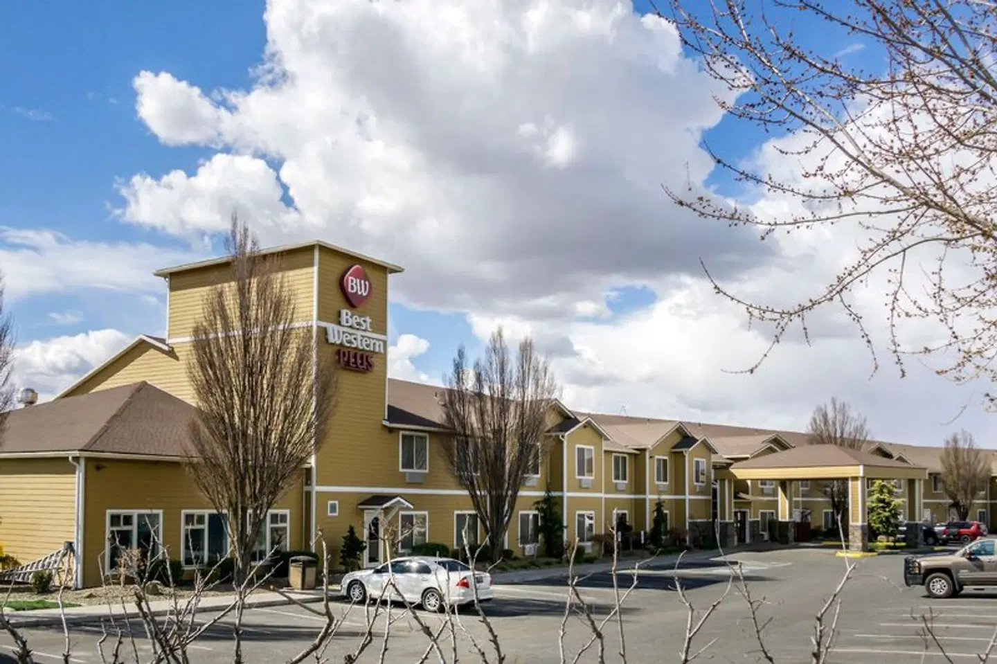 Best Western Plus Grapevine Inn EXTERIOR