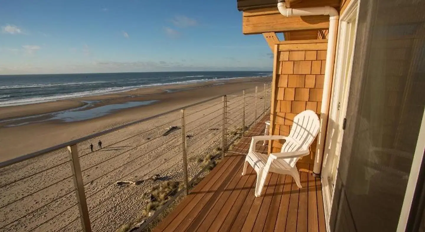 Pelican Shores Inn Terrasse