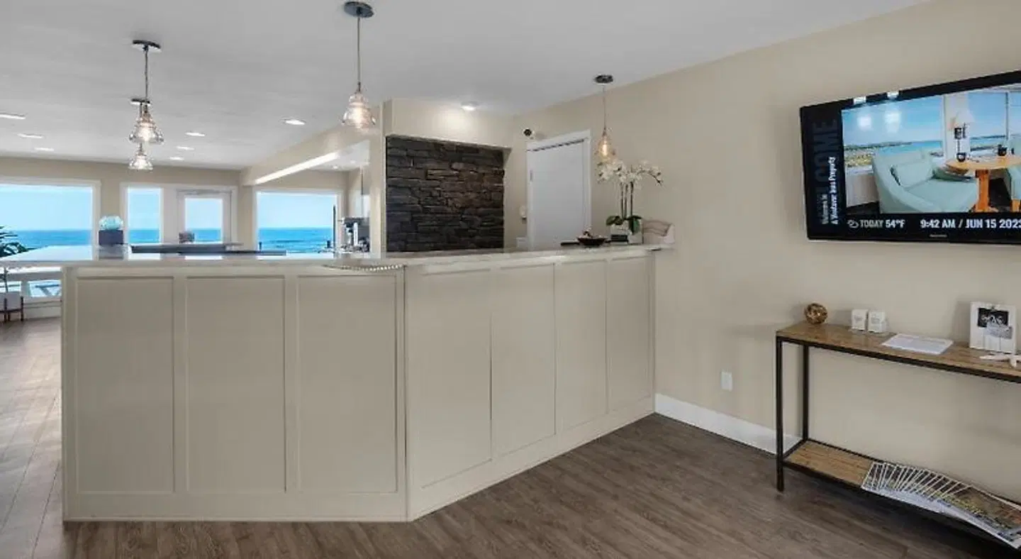 Pelican Shores Inn LOUNGE_LOBBY