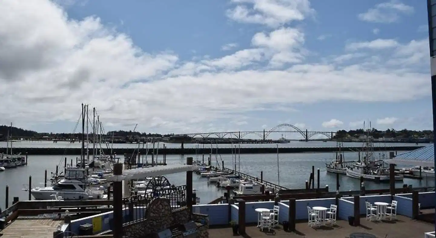 The Landing at Newport Condominium Hotel Terrasse