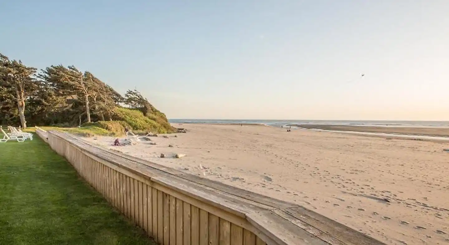 Schooner's Cove Inn Landschaft