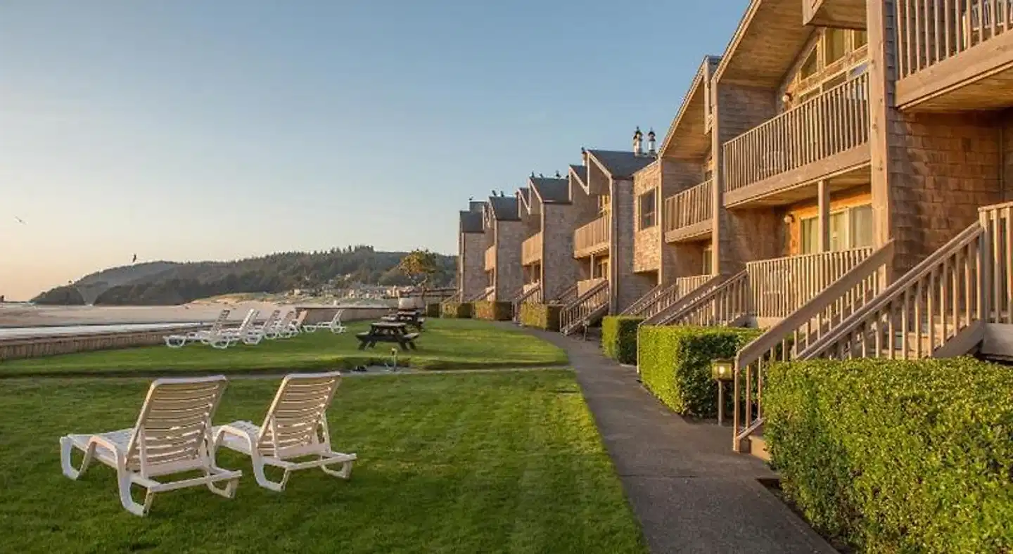 Schooner's Cove Inn Garten