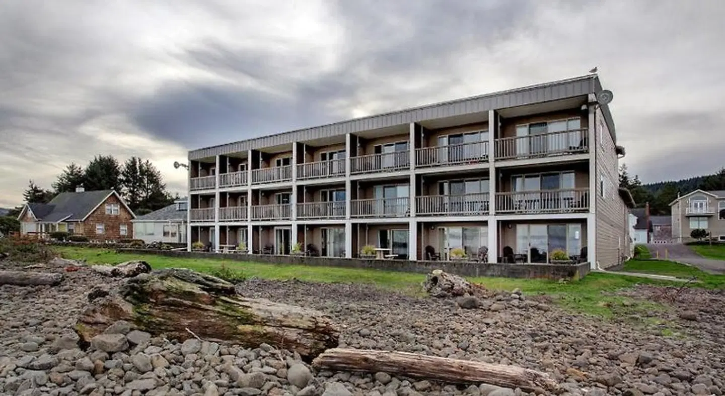 Lanai at the Cove EXTERIOR